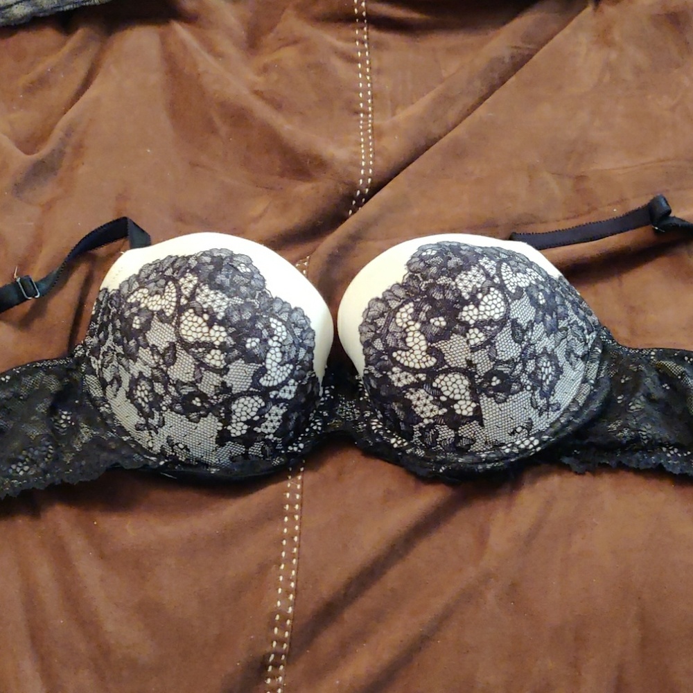 34DD bra